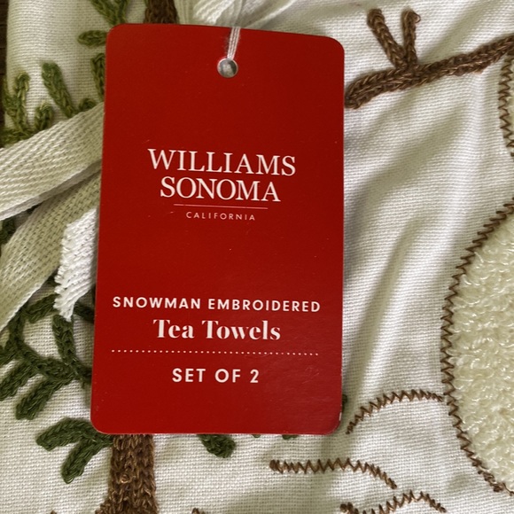 Williams Sonoma Snowman Embroidered Towels - Set of 2 - Picture 4 of 10
